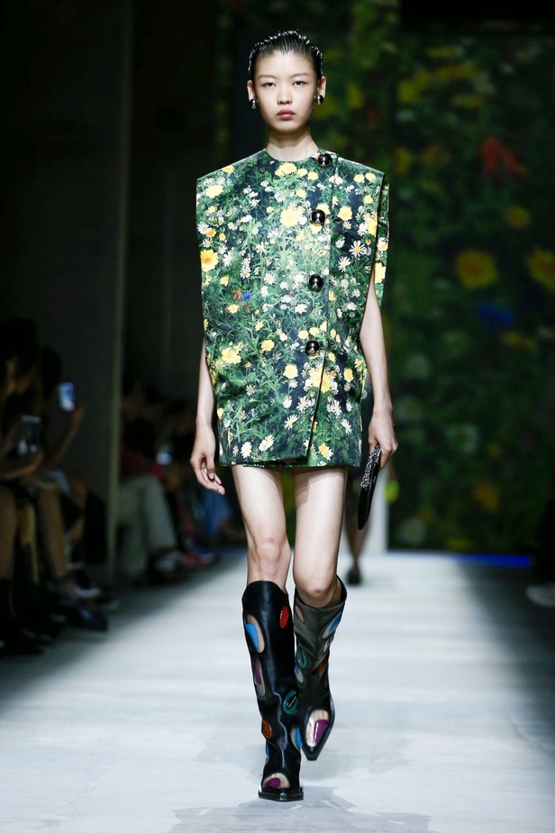 اسبوع الموضة في لندن 2019 أزياء CHRISTOPHER KANE الفاخرة لربيع وصيف 2020