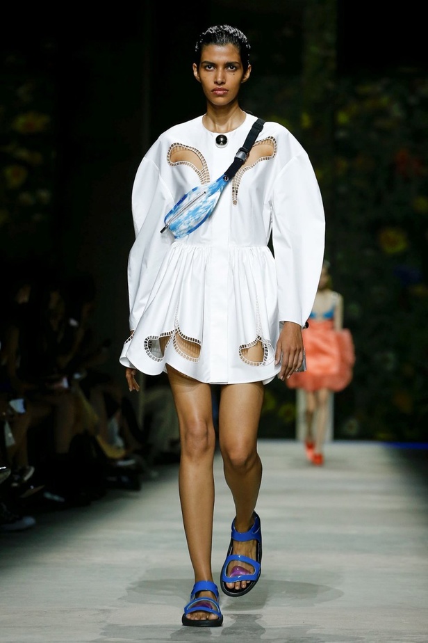 اسبوع الموضة في لندن 2019 أزياء CHRISTOPHER KANE الفاخرة لربيع وصيف 2020