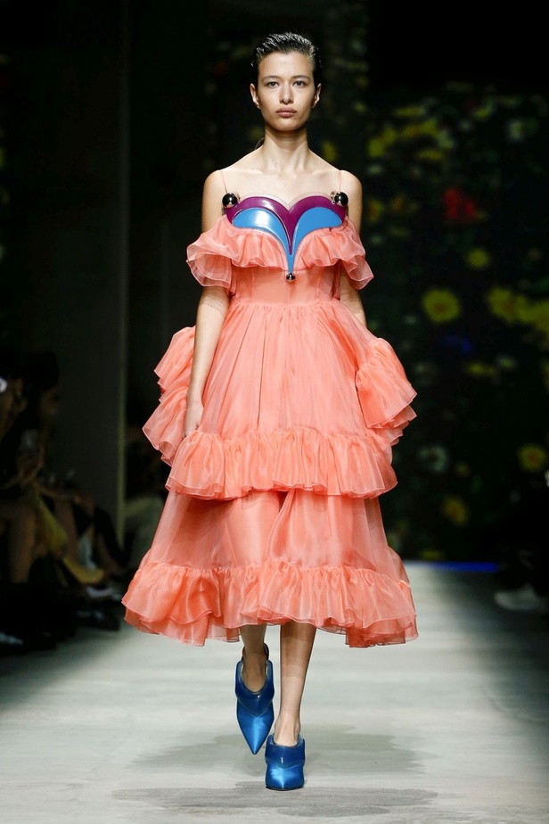 اسبوع الموضة في لندن 2019 أزياء CHRISTOPHER KANE الفاخرة لربيع وصيف 2020