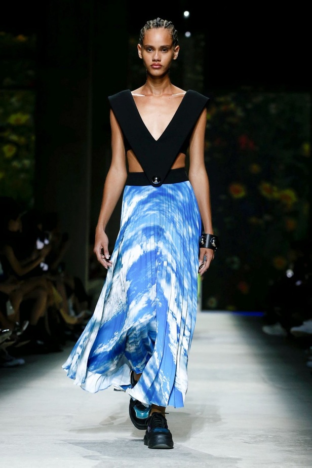 اسبوع الموضة في لندن 2019 أزياء CHRISTOPHER KANE الفاخرة لربيع وصيف 2020