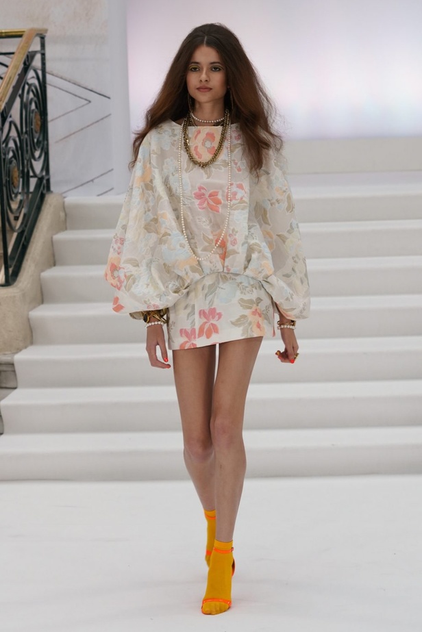 اسبوع الموضة في لندن 2019  أزياء PAUL COSTELLO الجاهزة لربيع وصيف 2020