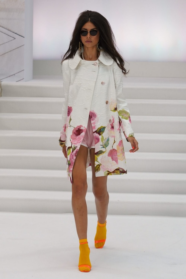 اسبوع الموضة في لندن 2019  أزياء PAUL COSTELLO الجاهزة لربيع وصيف 2020