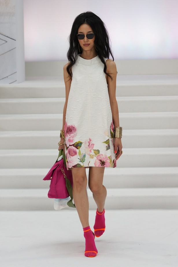 اسبوع الموضة في لندن 2019  أزياء PAUL COSTELLO الجاهزة لربيع وصيف 2020