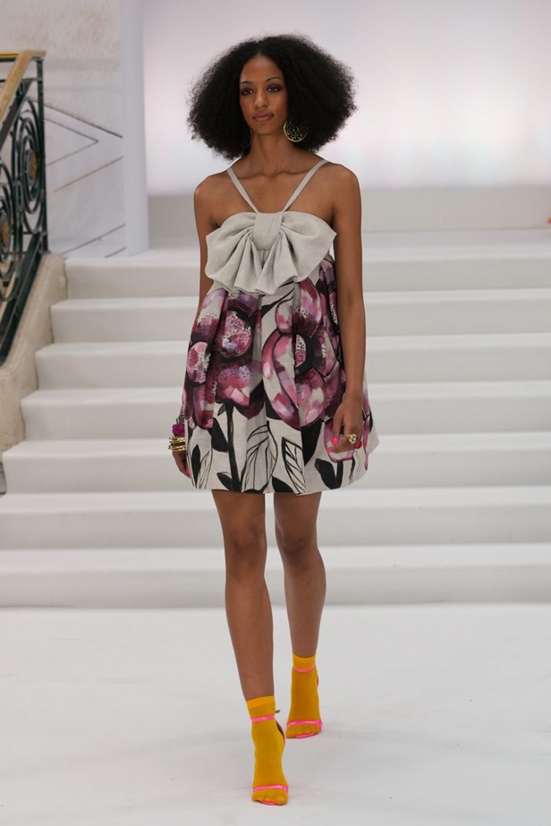 اسبوع الموضة في لندن 2019  أزياء PAUL COSTELLO الجاهزة لربيع وصيف 2020