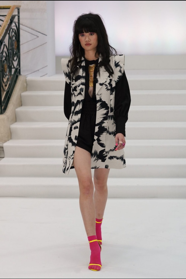 اسبوع الموضة في لندن 2019  أزياء PAUL COSTELLO الجاهزة لربيع وصيف 2020