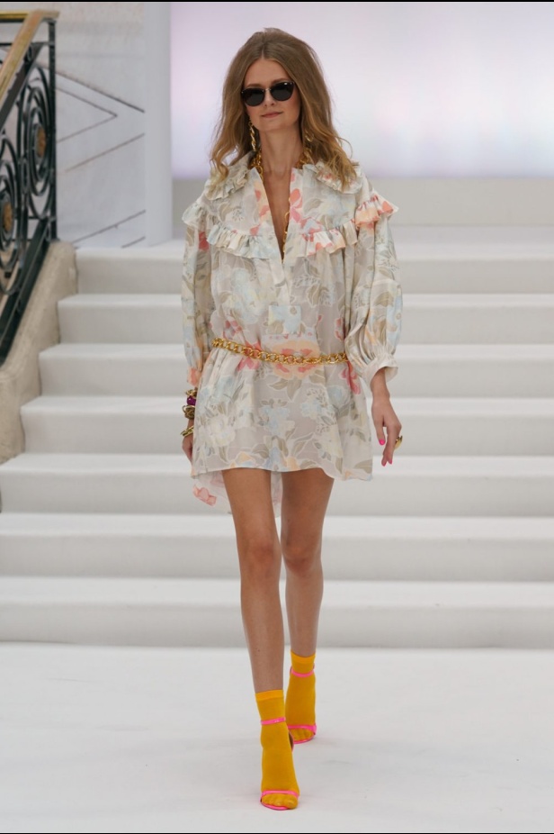 اسبوع الموضة في لندن 2019  أزياء PAUL COSTELLO الجاهزة لربيع وصيف 2020