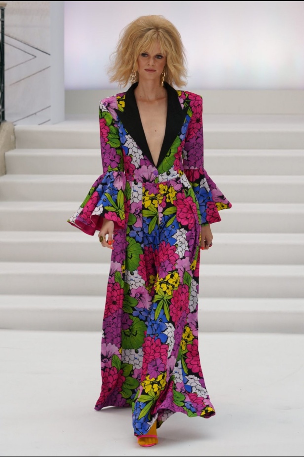 اسبوع الموضة في لندن 2019  أزياء PAUL COSTELLO الجاهزة لربيع وصيف 2020