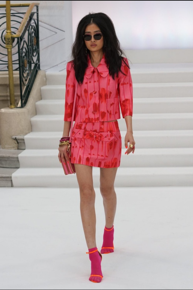 اسبوع الموضة في لندن 2019  أزياء PAUL COSTELLO الجاهزة لربيع وصيف 2020