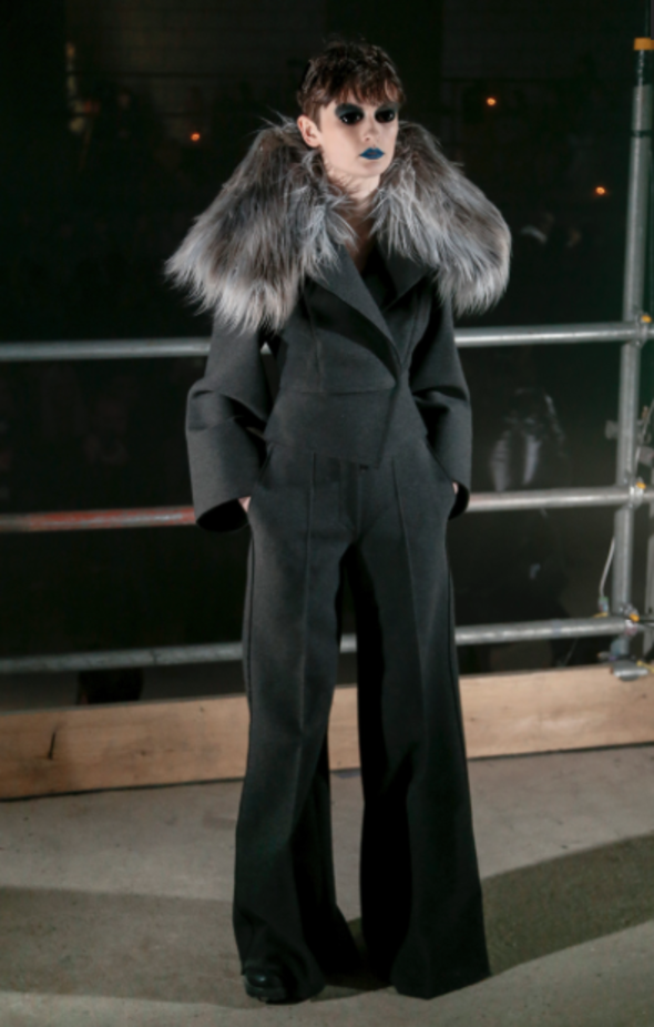 عرض أزياء المصمم Gareth Pugh لخريف وشتاء 2017