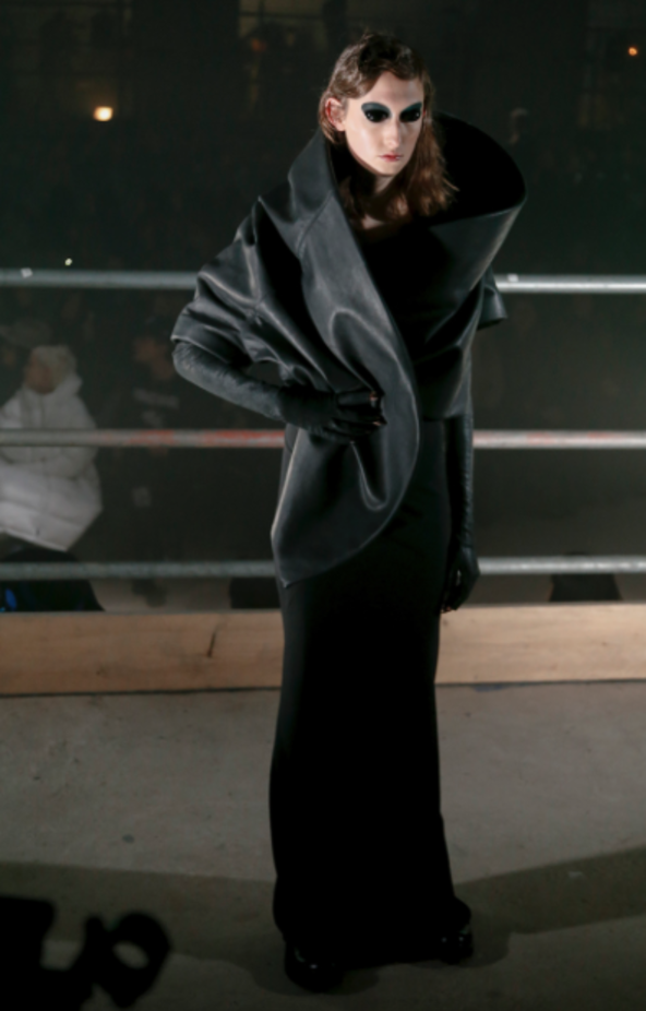 عرض أزياء المصمم Gareth Pugh لخريف وشتاء 2017