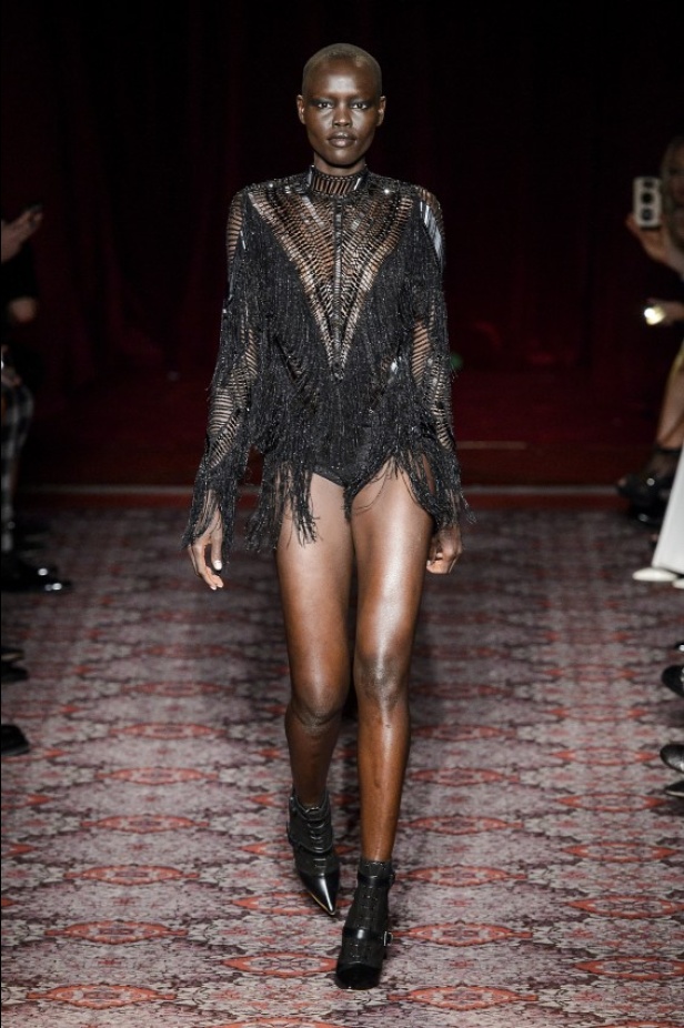 مجموعة جوليان ماكدونالد للألبسة الجاهزة لخريف و شتاء 2017