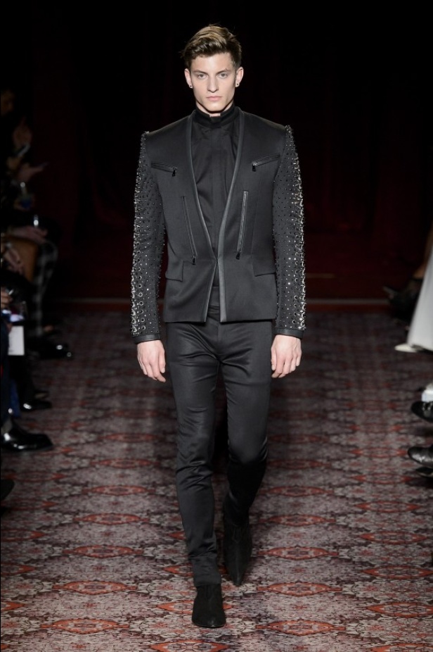 مجموعة جوليان ماكدونالد للألبسة الجاهزة لخريف و شتاء 2017