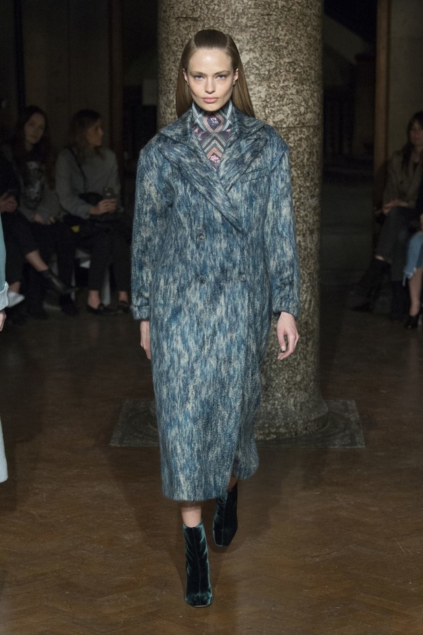 مجموعة EMILIA WICKSTEAD لموسم خريف وشتاء 2017