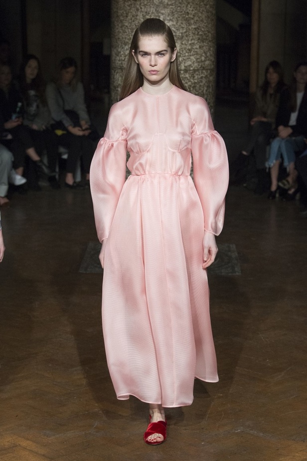 مجموعة EMILIA WICKSTEAD لموسم خريف وشتاء 2017