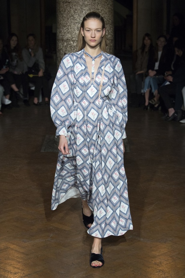 مجموعة EMILIA WICKSTEAD لموسم خريف وشتاء 2017