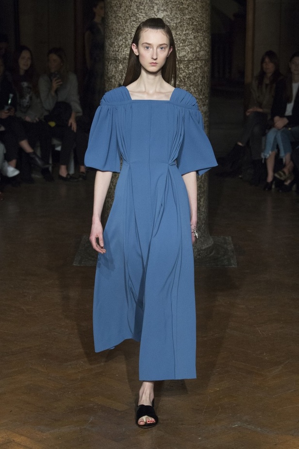 مجموعة EMILIA WICKSTEAD لموسم خريف وشتاء 2017