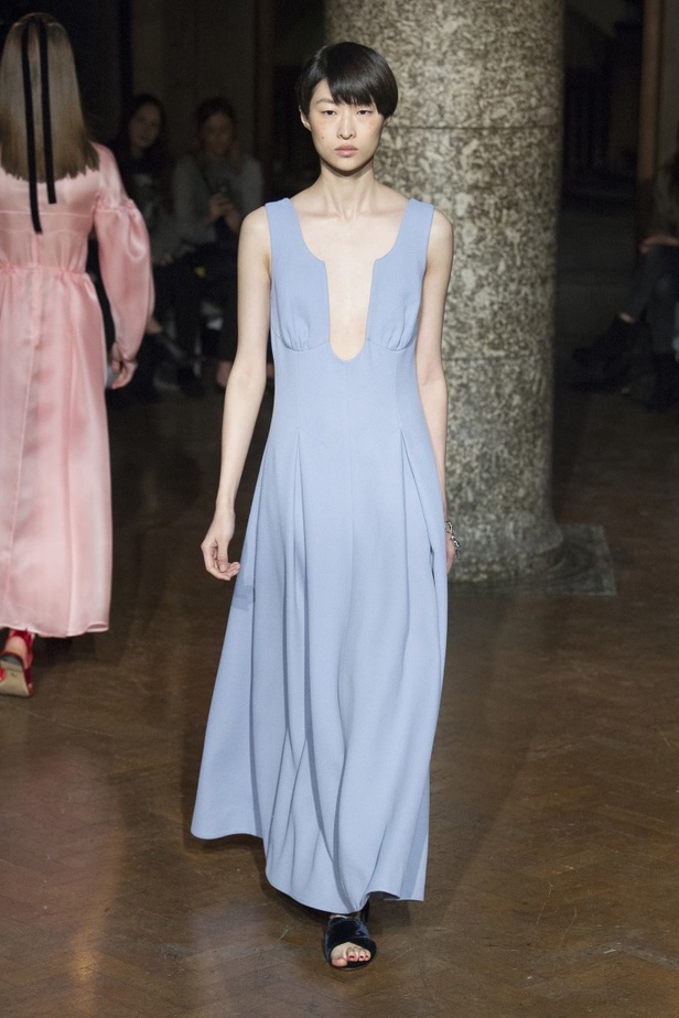 مجموعة EMILIA WICKSTEAD لموسم خريف وشتاء 2017