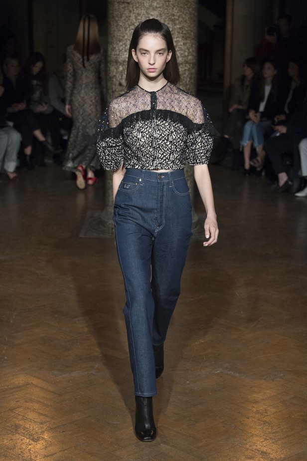 مجموعة EMILIA WICKSTEAD لموسم خريف وشتاء 2017