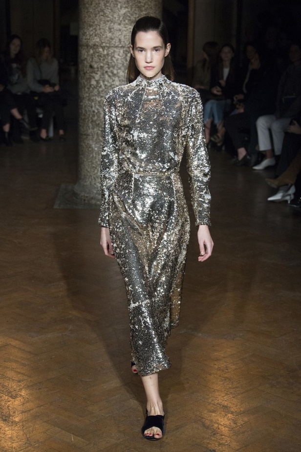 مجموعة EMILIA WICKSTEAD لموسم خريف وشتاء 2017