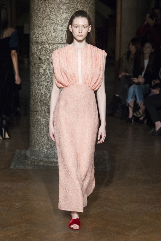 مجموعة EMILIA WICKSTEAD لموسم خريف وشتاء 2017