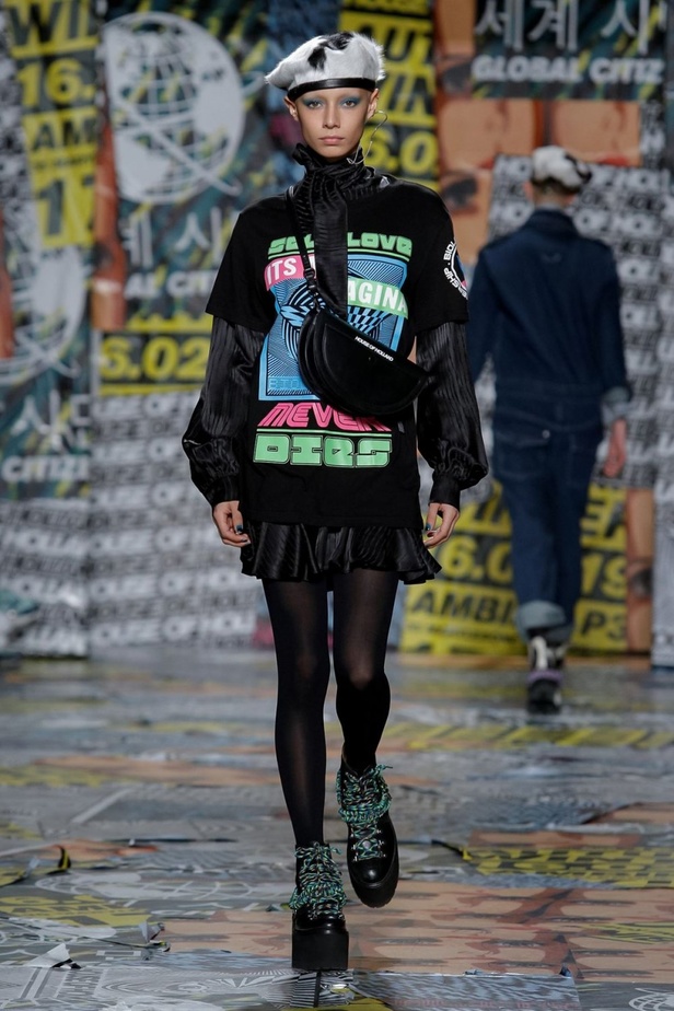 عرض أزياء هاوس أوف هولاند لخريف وشتاء 2019‏