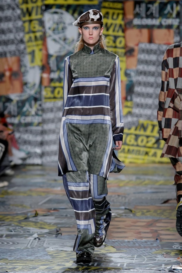 عرض أزياء هاوس أوف هولاند لخريف وشتاء 2019‏