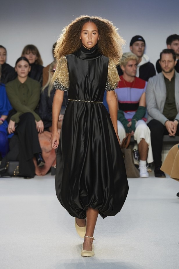 مجموعة JW Anderson للالبسة الجاهزة من اسبوع الموضة في لندن 2020