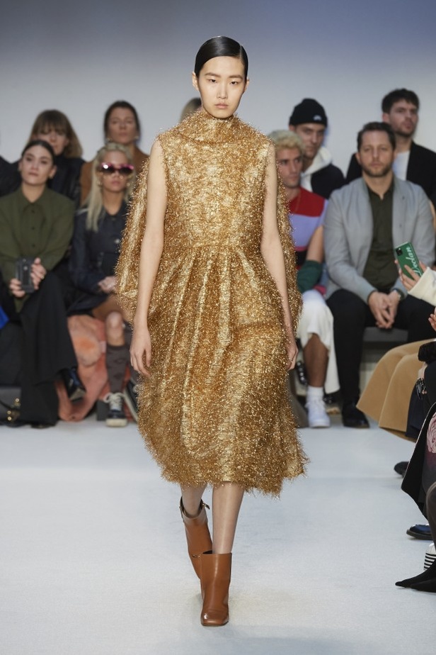 مجموعة JW Anderson للالبسة الجاهزة من اسبوع الموضة في لندن 2020