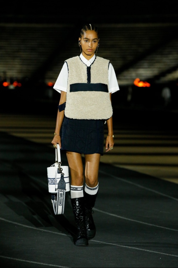 صور حصرية لـ"هي" من عرض أزياء مجموعة ديور كروز Dior Cruise 2022