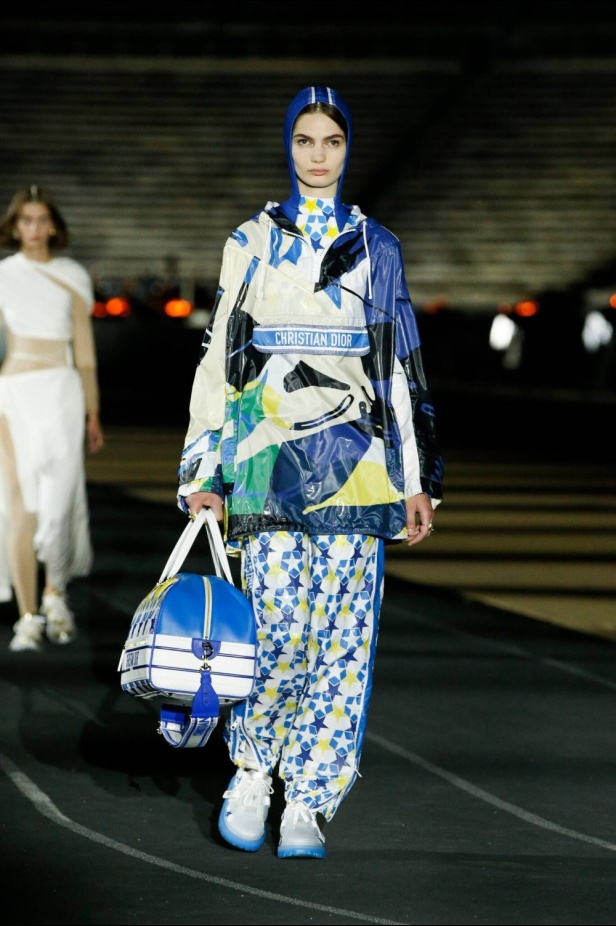 صور حصرية لـ"هي" من عرض أزياء مجموعة ديور كروز Dior Cruise 2022