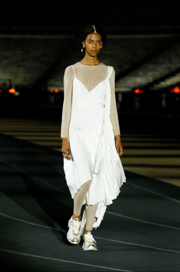 صور حصرية لـ"هي" من عرض أزياء مجموعة ديور كروز Dior Cruise 2022