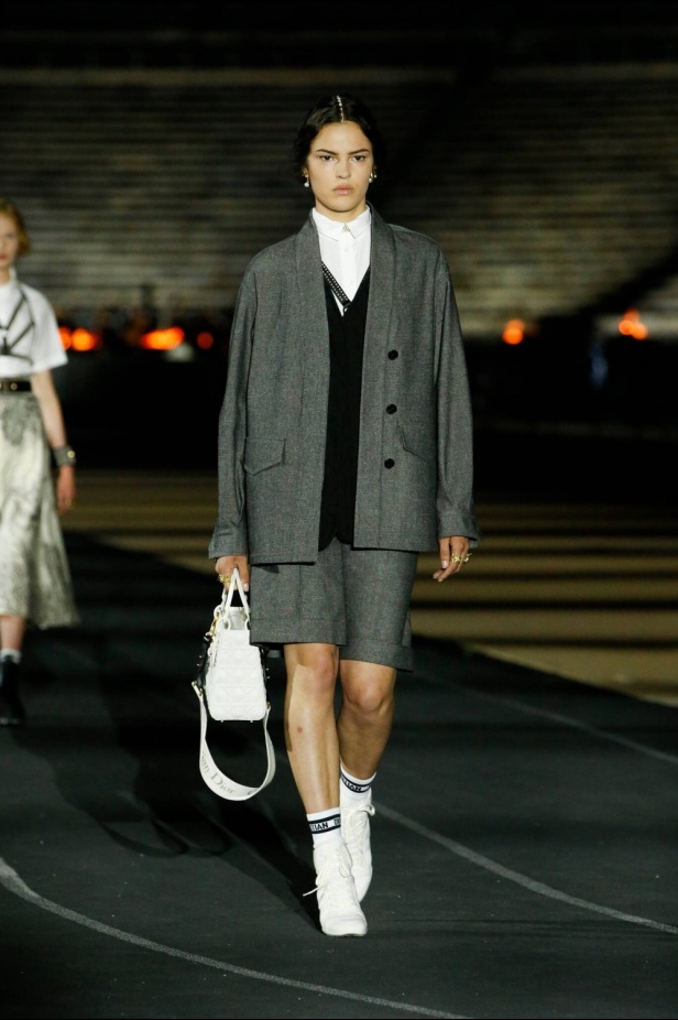 صور حصرية لـ"هي" من عرض أزياء مجموعة ديور كروز Dior Cruise 2022