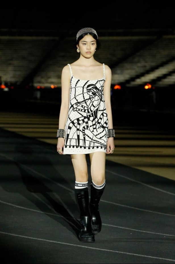 صور حصرية لـ"هي" من عرض أزياء مجموعة ديور كروز Dior Cruise 2022