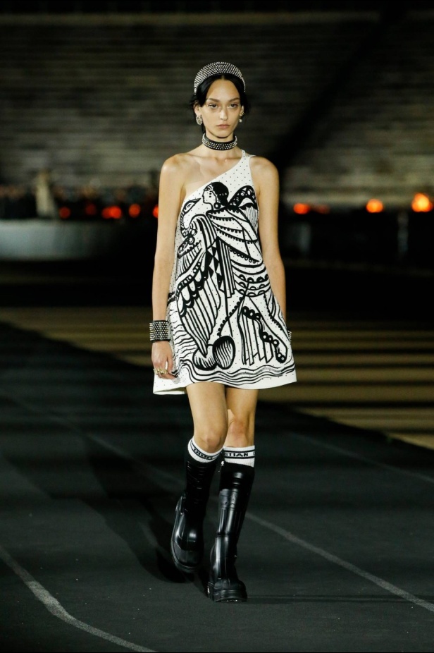 صور حصرية لـ"هي" من عرض أزياء مجموعة ديور كروز Dior Cruise 2022