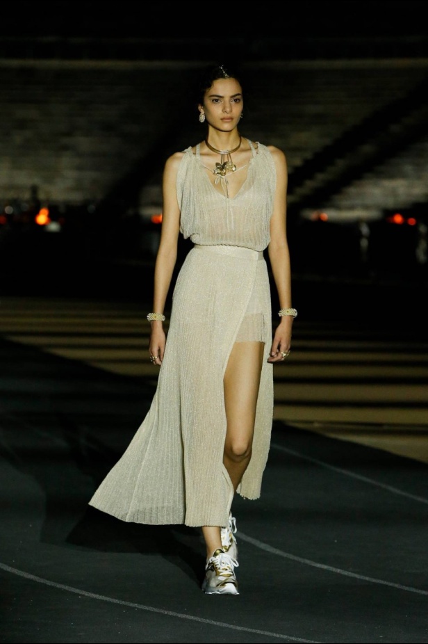 صور حصرية لـ"هي" من عرض أزياء مجموعة ديور كروز Dior Cruise 2022