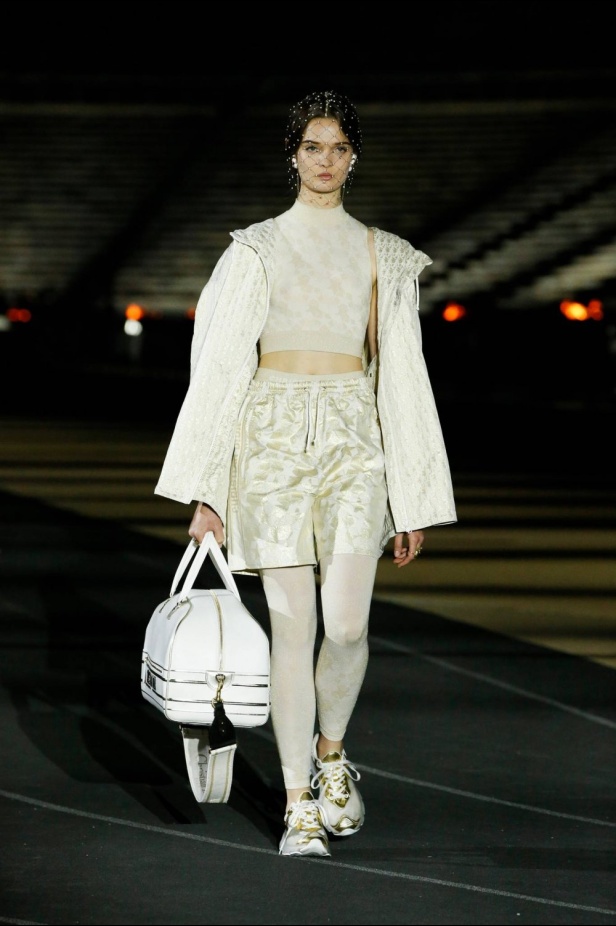 صور حصرية لـ"هي" من عرض أزياء مجموعة ديور كروز Dior Cruise 2022