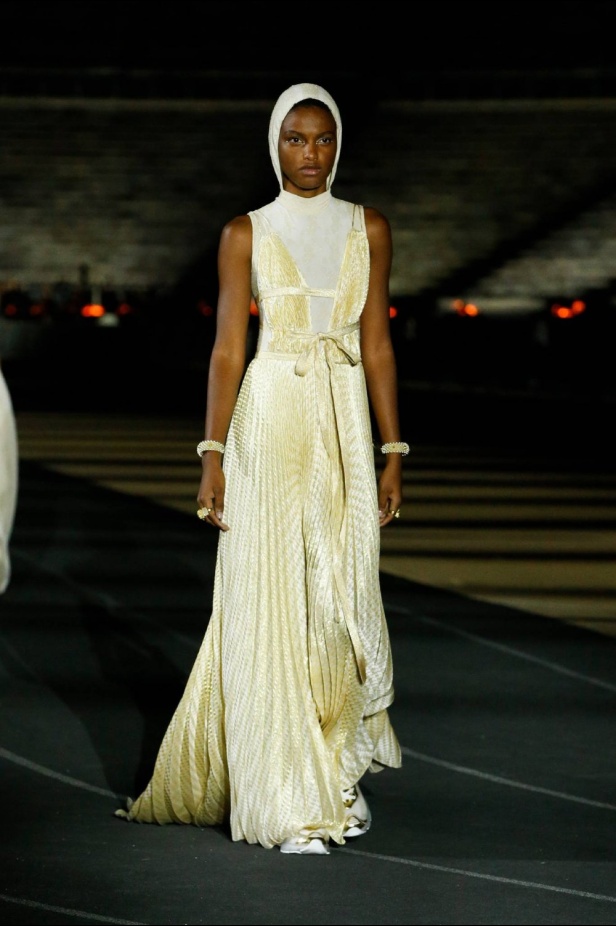 صور حصرية لـ"هي" من عرض أزياء مجموعة ديور كروز Dior Cruise 2022