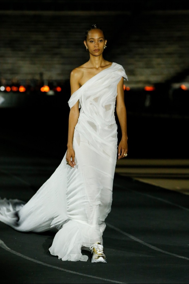 صور حصرية لـ"هي" من عرض أزياء مجموعة ديور كروز Dior Cruise 2022