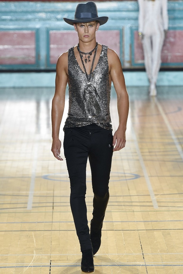 مجموعة جوليان ماكدونالد لموسم ربيع وصيف 2017