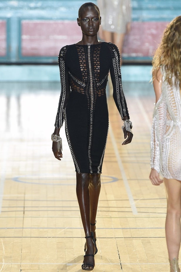 مجموعة جوليان ماكدونالد لموسم ربيع وصيف 2017