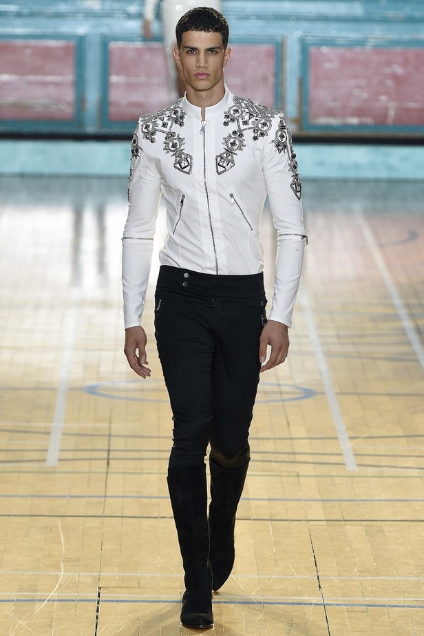 مجموعة جوليان ماكدونالد لموسم ربيع وصيف 2017