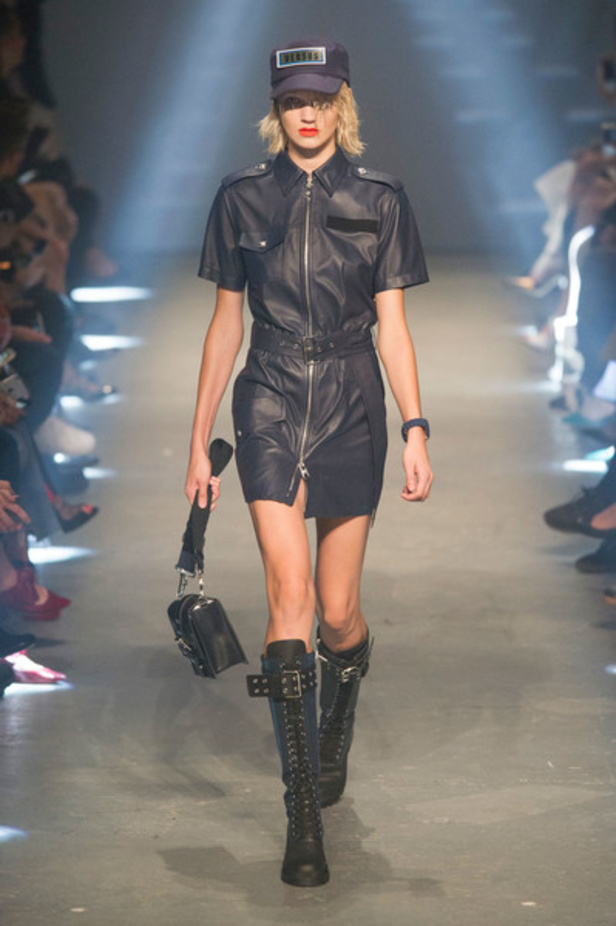 مجموعة فرسوس فيرساتشي لموسم ربيع وصيف 2017