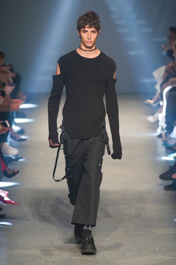 مجموعة فرسوس فيرساتشي لموسم ربيع وصيف 2017