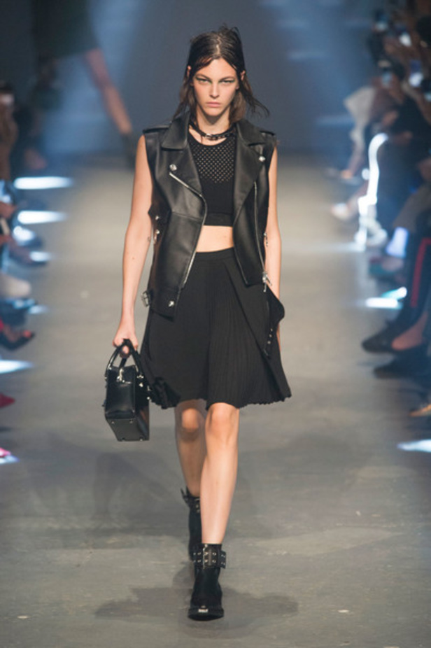 مجموعة فرسوس فيرساتشي لموسم ربيع وصيف 2017