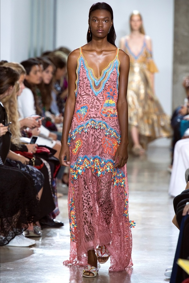 مجموعة "بيتر بيلوتو" لموسم ربيع وصيف 2107