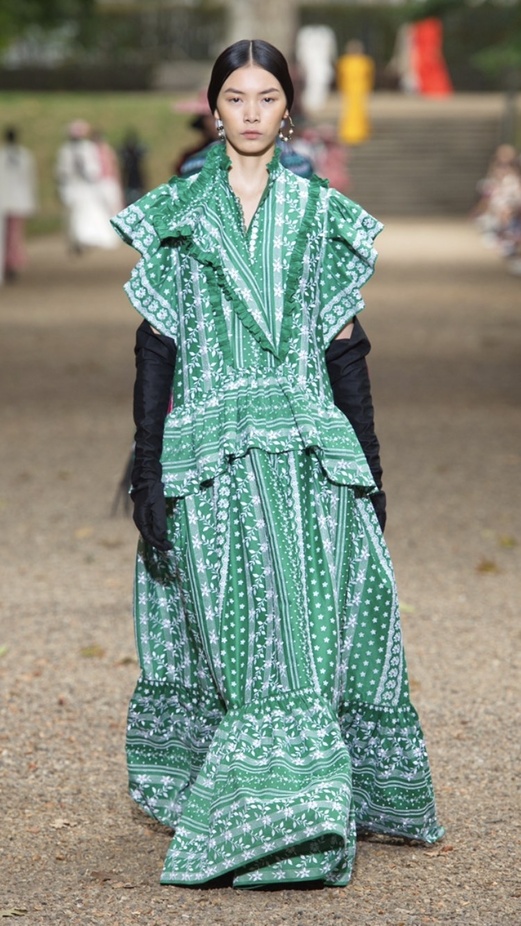 اسبوع الموضة في لندن 2019 عرض ازياء ERDEM لربيع وصيف 2020