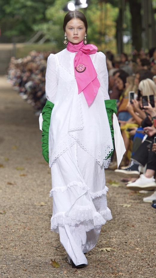 اسبوع الموضة في لندن 2019 عرض ازياء ERDEM لربيع وصيف 2020