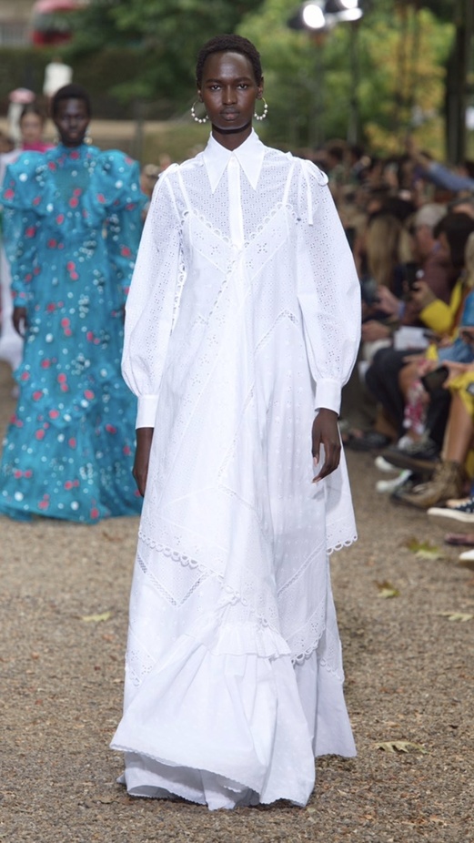 اسبوع الموضة في لندن 2019 عرض ازياء ERDEM لربيع وصيف 2020