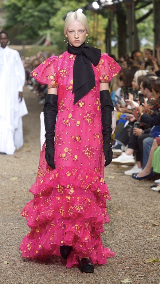 اسبوع الموضة في لندن 2019 عرض ازياء ERDEM لربيع وصيف 2020