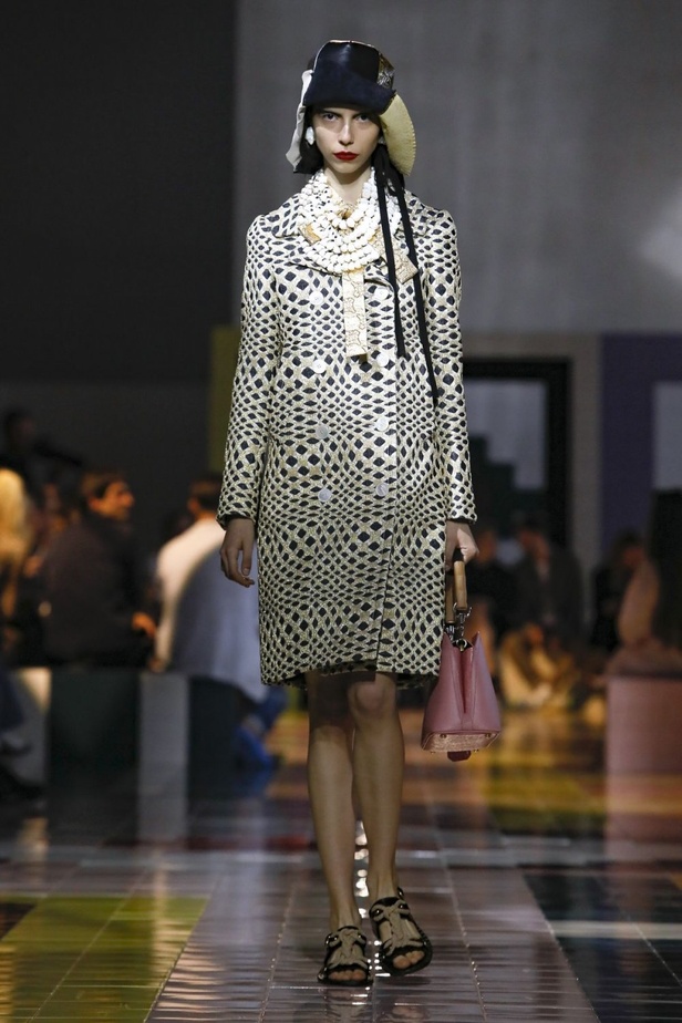 اسبوع الموضة في ميلان 2019 مجموعة PRADA لربيع وصيف 2020 